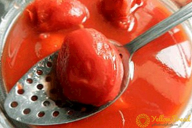 Kuinka tehdä tomaatteja omassa mehussa kotona