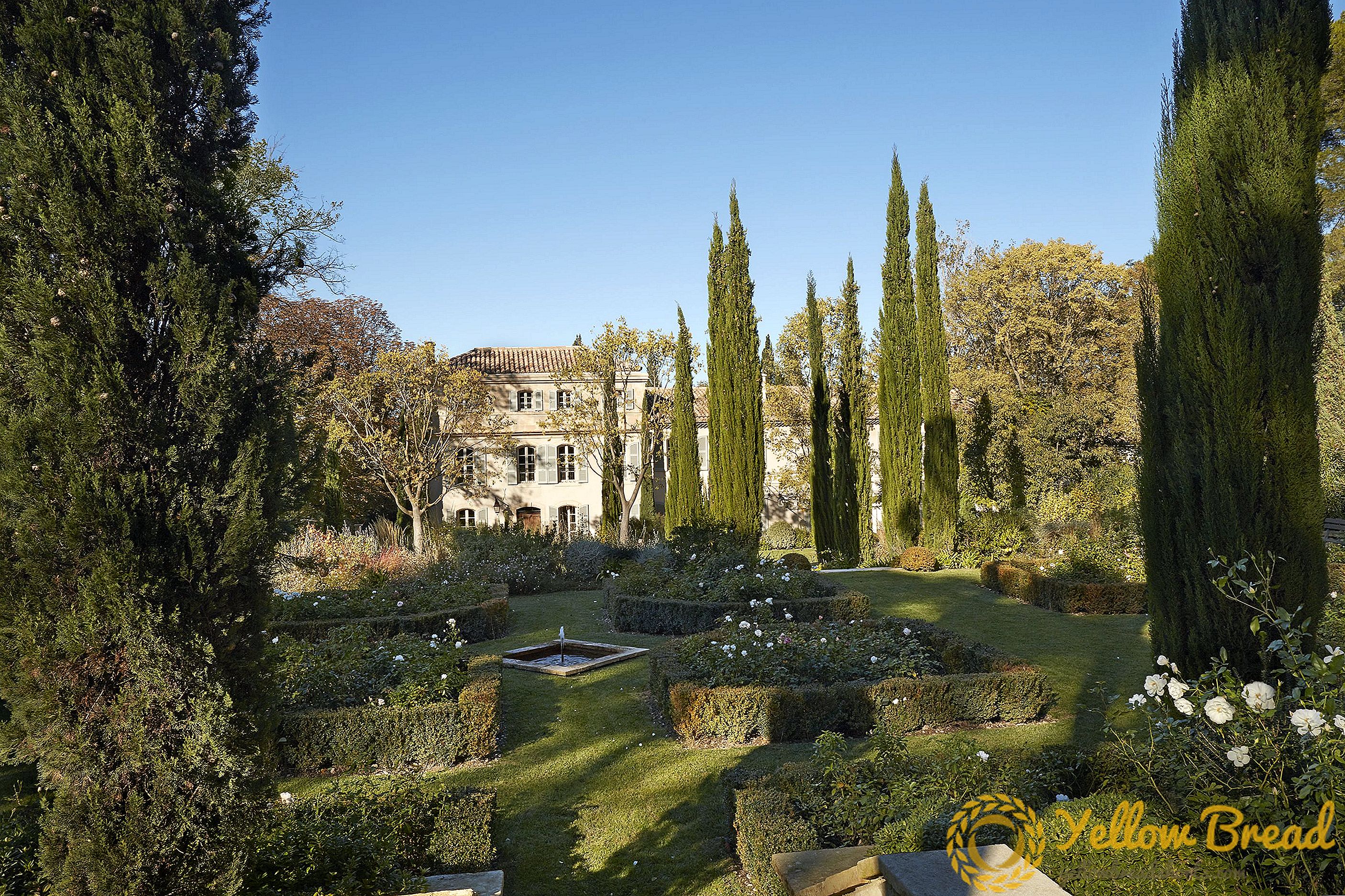 Bunny Williams renovuje farmu v Provence se sluncem zaklíněným kouzlem