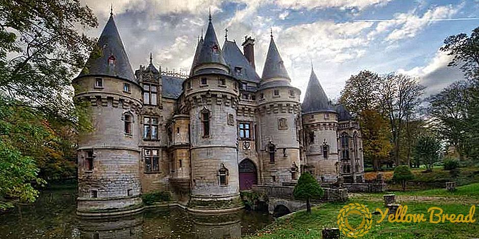 قدم در داخل این قلعه زیبا فرانسه که در بازار برای 5.69 میلیون دلار است