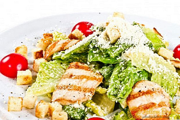 Classic Caesar salad with Chinese cabbage, crackers, chicken and tomatoes and other ingredients